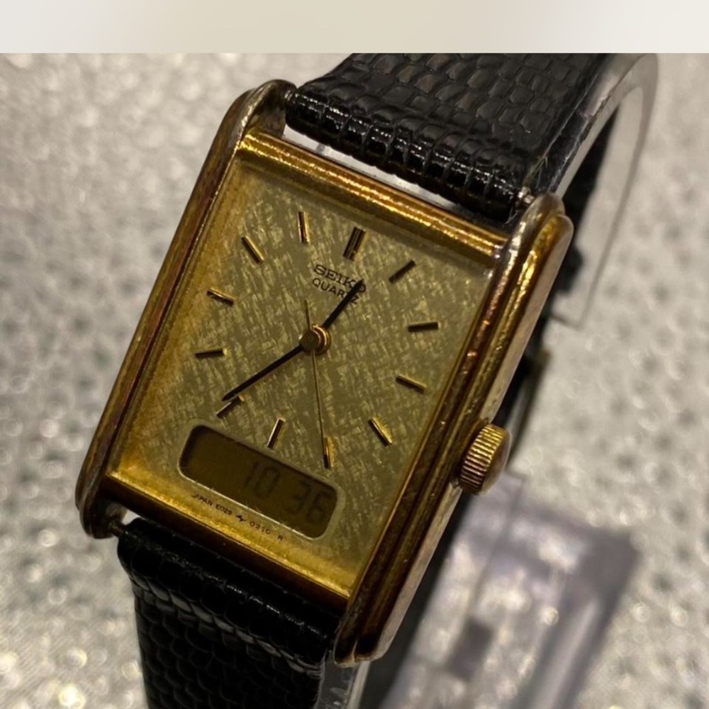 ^^^ Seiko *** Gold Dial Rectangular Watch / Black… - image 11